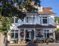 B&B Bournemouth - Alexander Lodge Guest House - Bed and Breakfast Bournemouth