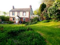 Cosy Axminster Studio with Extra Beds - B&B