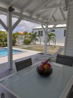 Gîtes de Corneille, Bungalow Little Banania - B&B Le Moule