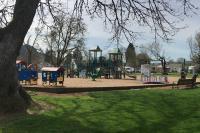 Adorable Home on the Park 10 Miles South of Eugene - Ferienwohnung