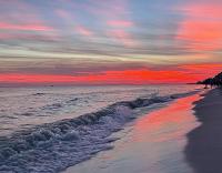 B&B Destin - Spectacular Sunsets 5 star Resort Condo Across from Beach Sleep 6 Private Shuttle - Bed and Breakfast Destin