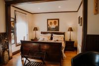 Standard Queen Room With Private bathroom - Foliole