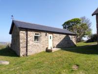 B&B Cardigan - Detached barn with valley views near Cardigan - Bed and Breakfast Cardigan