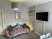 Modern Ground Floor Garden Apartment With Parking - B&B South Hayling