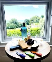Lottie's Lookout, Ventnor with fantastic Sea Views - B&B