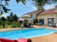 B&B Castagnol - Le Petit Caviste - Chambres D'hôtes & Suites - Bed and Breakfast Castagnol