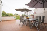 Apartment with Two Rooms and Shared Terrace