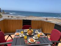 B&B El Médano - BEACHFRONT PENTHOUSE by VV Canary Ocean Homes - Bed and Breakfast El Médano