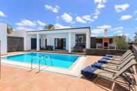 Villa Sleeps 6 with Sauna - Bed and Breakfast Playa Blanca