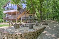 Lakefront Bella Vista Lakeside Treehouse with Dock - B&B