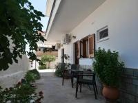 B&B Monemvasia - Chrysoula’s Convenient Triple Room with Yard - Bed and Breakfast Monemvasia