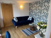Unique one bedroom guest house with free parking - Ferienwohnung Aldershot