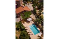 Avocado Villas - Bed and Breakfast
