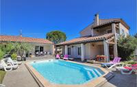 B&B Lussas - Gorgeous Home In Lussas With House A Mountain View - Bed and Breakfast Lussas