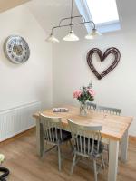 Wayside, Yorkshire Wolds Holiday Home - B&B Nafferton