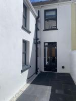 Hobbes Cottage, pets allowed - B&B Tenby
