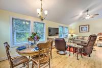 Near Ice Fishing and Snowmobiling Frankfort Home - Chambres d’hôtes Frankfort