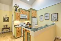 Near Ice Fishing and Snowmobiling Frankfort Home - Chambres d’hôtes Frankfort
