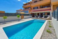 Apartment Zala with own pool - Ferienwohnung