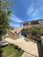 Apartments Zvonimir - B&B Privlaka