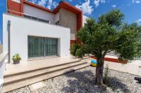O CANTINHO ENTRE A RIA E O MAR - with hot water pool all year round - B&B