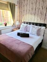 B&B Bedworth - Larkspur House in West midlands - Bed and Breakfast Bedworth