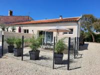Gite 4 personnes avec piscine entre Saintes et Royan - B&B Balanzac