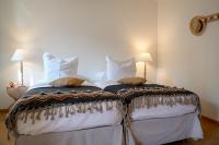 Tweepersoonskamer met 2 Aparte Bedden en Douche