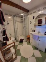 Dreibettzimmer mit eigenem Bad