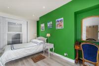 Moriarty's Mess - B&B