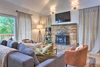 Gatlinburg Chalet Hot Tub, Sauna and Mountain View - B&B