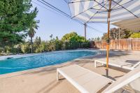 #Marbella Lane - Cozy Modern Home with Relaxing Design & Pool - B&B Fullerton