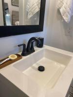 Cozy 2-bedroom Farmhouse with parking on premise - B&B Smyrna