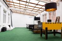 230 m2 Loft mit eigenem Wintergarten mit Tischtennis & Dart, kostenloser Parkplatz - B&B Erfurt