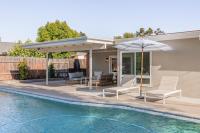 #Marbella Lane - Cozy Modern Home with Relaxing Design & Pool - B&B Fullerton