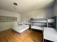 Chambre Familiale avec Salle de Bains Commune