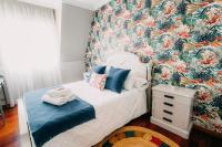 Queen Room with Shared Bathroom