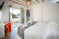 Droufakos’ home - Beachfront Lux 2BD apt. w. Views - B&B