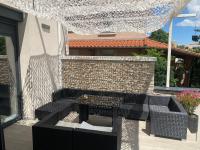 Maison lyon 8 jardin parking studio indépendant sur demande - B&B Bron