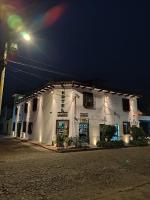 B&B Antigua Guatemala - Hotel El Pasaje - Bed and Breakfast Antigua Guatemala