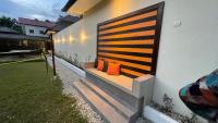 Villa Emerald: 3 Bedroom Pool Villa Near River - B&B Bentung