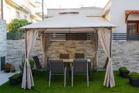 Casa d' Irene near airport, 200 mtrs from the beach, Artemis center - B&B Artémida