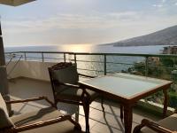 Apartment mit Balkon