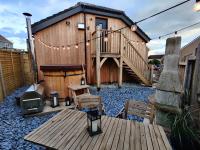 The Studio Cheddar - With Wood Fired Hot Tub, Near Cheddar Gorge - Chambres d’hôtes Draycott