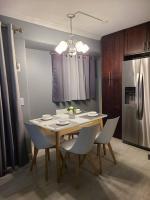 Lovely Condo 2 Bedrooms, 2 bathrooms, free 1 Parking at Waikiki Beach - Chambres d'hôtes Honolulu