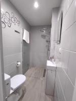 Leśny Zakątek domek nad zalewem - B&B Krasnobród