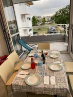 Nuovo appartamento con terrazzo e piscina - B&B Lido di Iesolo