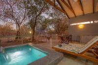 B&B Marloth Park - Kruger's Keep - Luxury Couples Haven - Bed and Breakfast Marloth Park