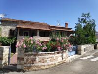 Apartmani Memić 100 m do plaže, APARTMENTS MEMIĆ ONLY 100M FROM BEACH - B&B Parenzo