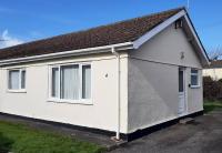 2 bedroom Chalet all to yourself, free parking, dogs welcome - Chambres d'hôtes Swansea